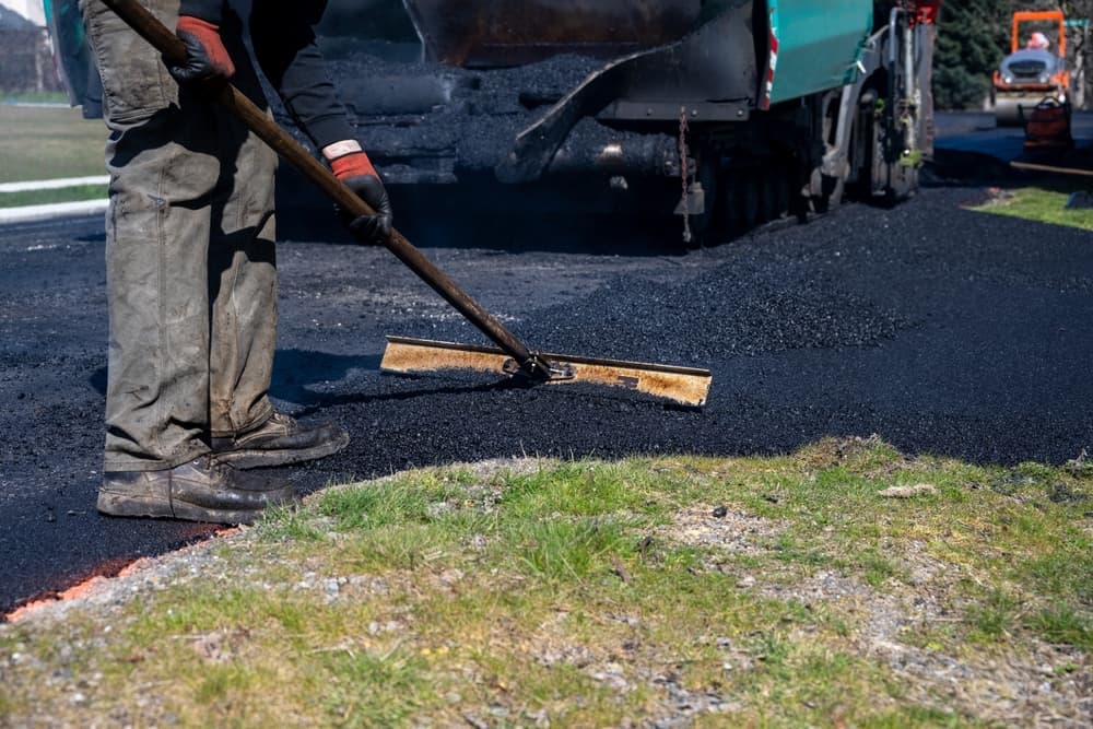 Why Your Driveway Needs Asphalt Paving Right Now – Independence, MO’s Top Experts Weigh In