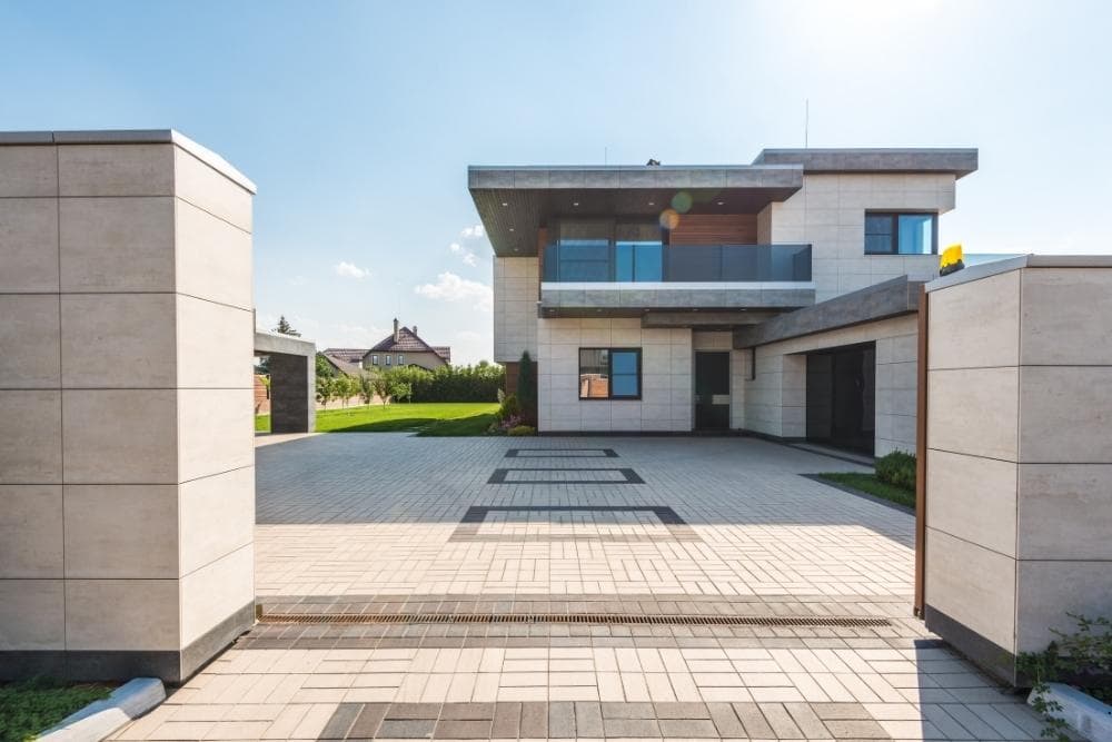 Stamped vs. Traditional Concrete: Which is Best for Your Driveway or Patio in Independence, MO?