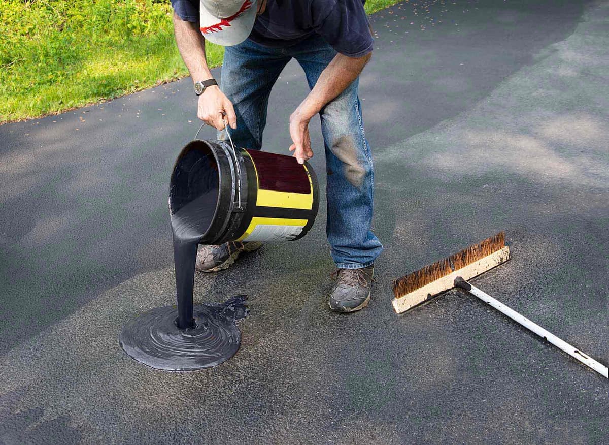 Top 7 Factors to Consider Before Hiring an Asphalt Paving Contractor in Independence, MO