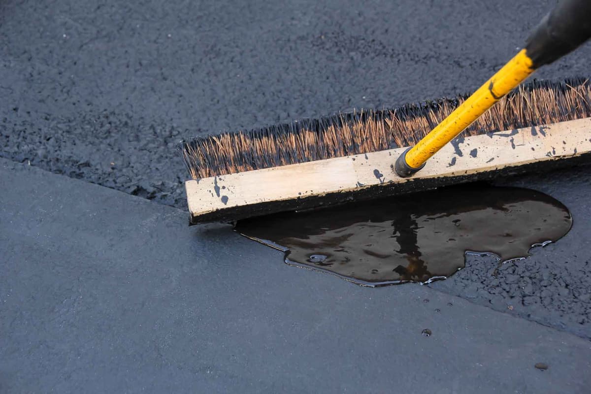 Top 5 Reasons Businesses in Warrensburg, MO Choose Professional Asphalt Paving